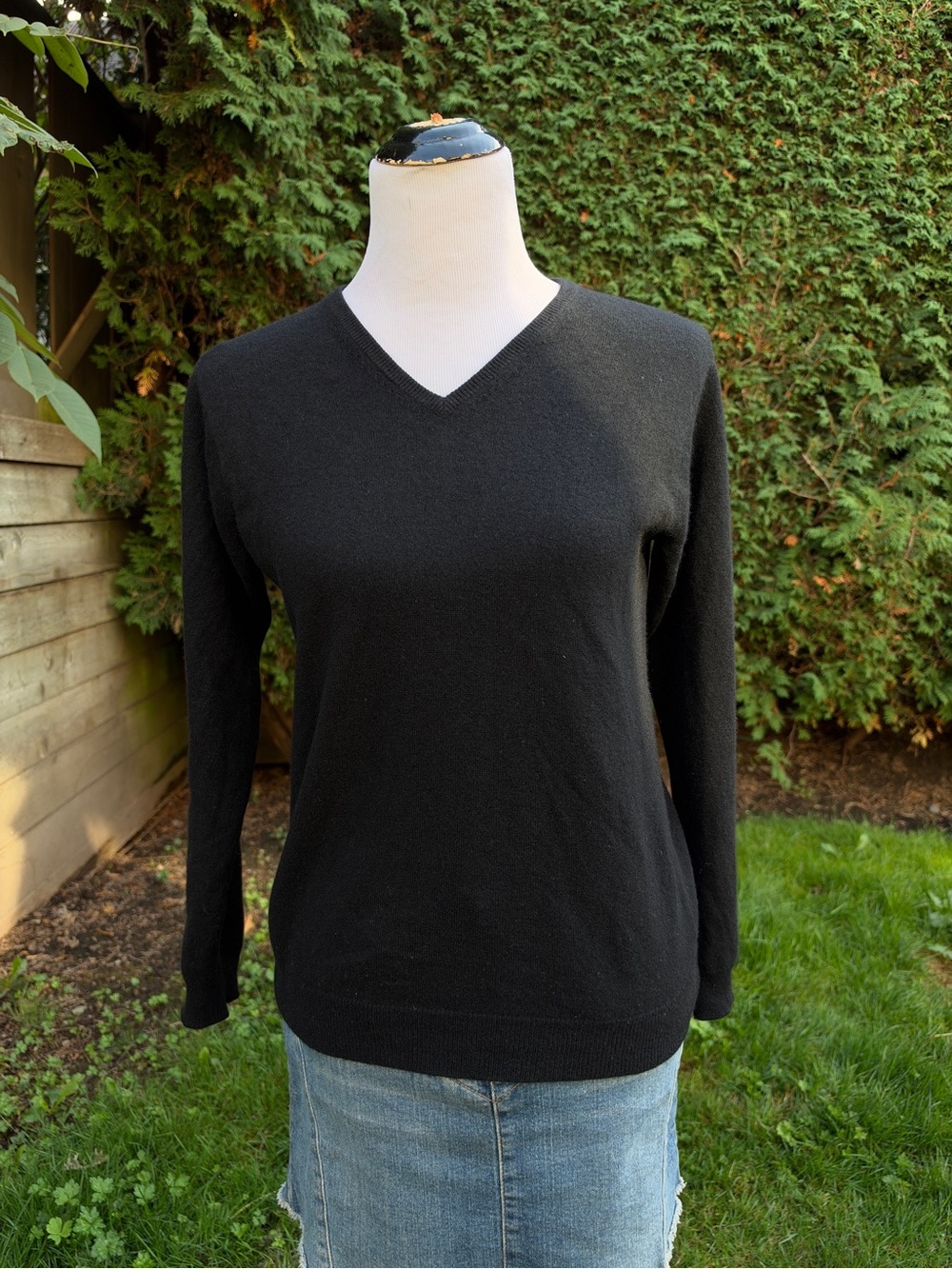 Classic Black V-Neck Women's Cashmere Sweater